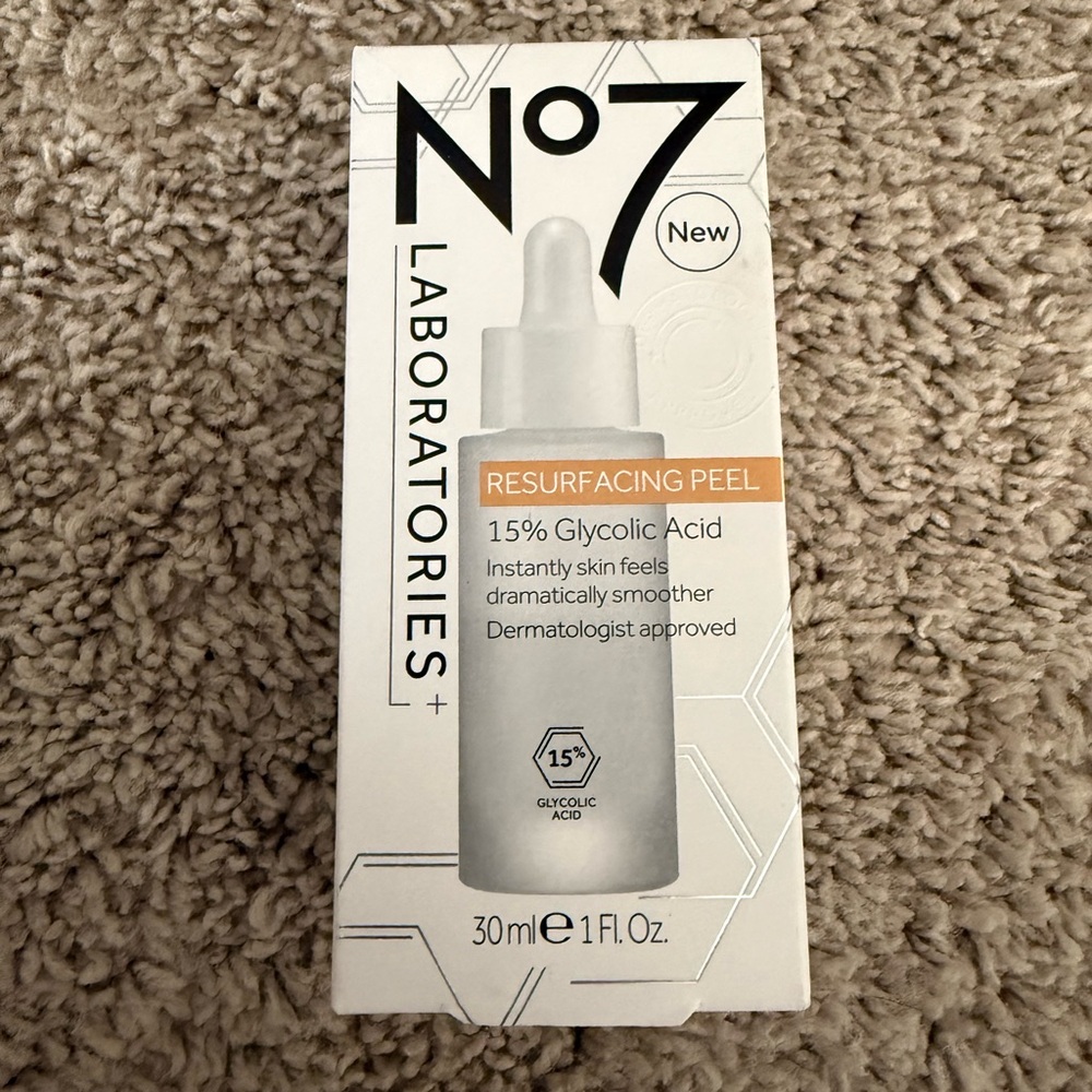 No7 Laboratories Resurfacing Peel - White